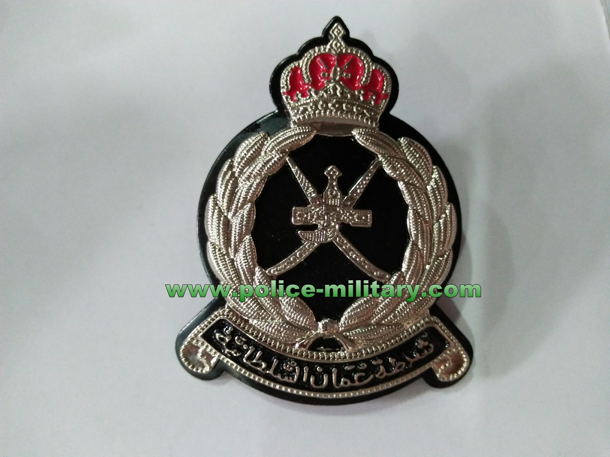CB40365 OMAN POLICE CAP BADGE